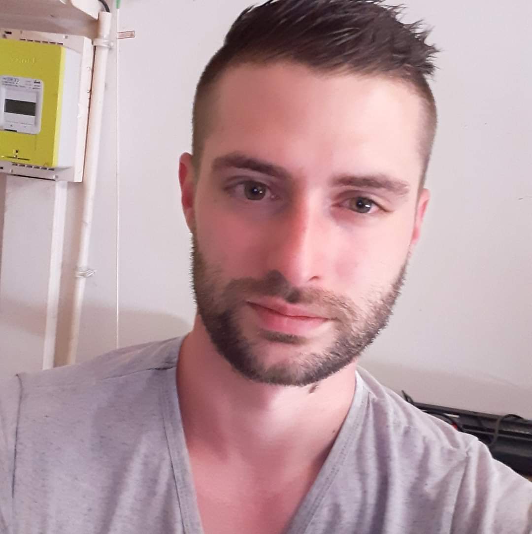 Profil de Enzzo, 30 ans, Annonce Coquine à Brione (Verzasca)