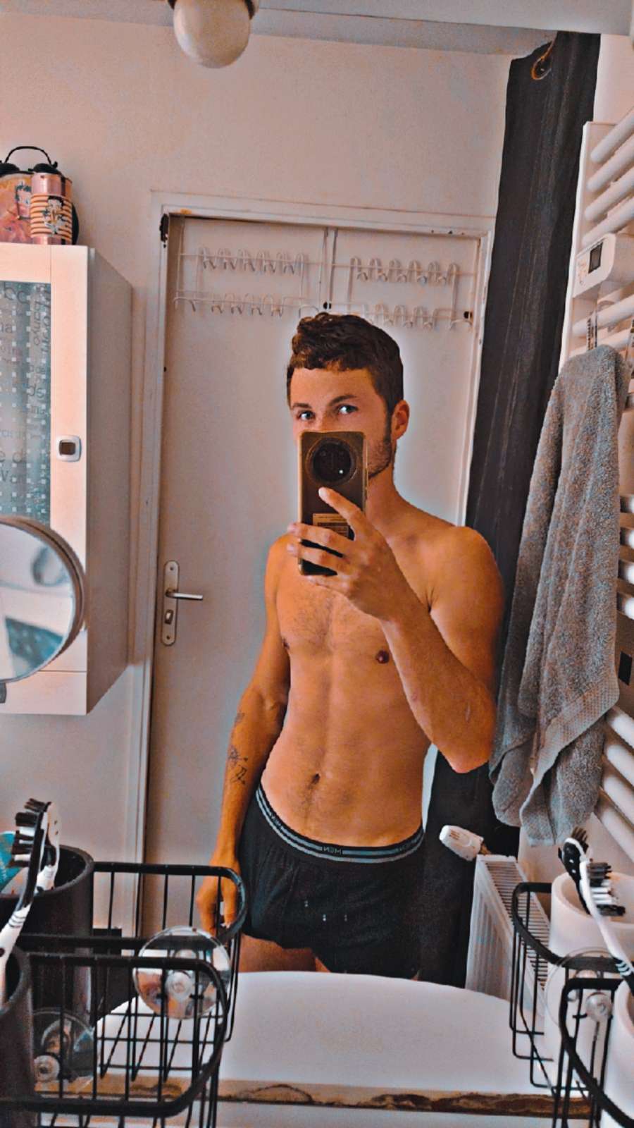 Profil de Camron, 22 ans, Annonce Coquine à Blitzingen