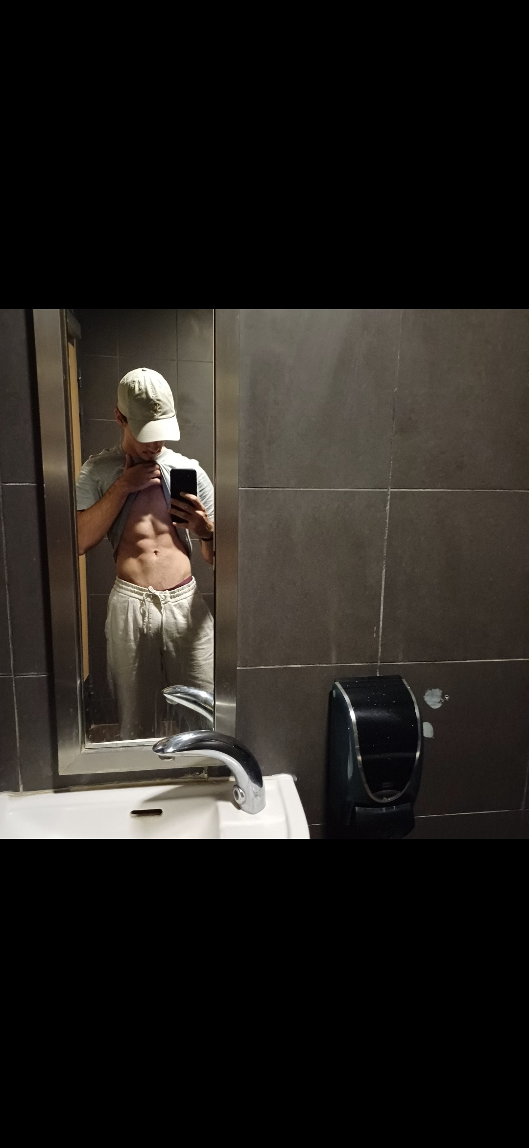 Profil de Badre, 21 ans, Annonce Coquine à Egnach