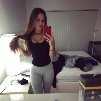 Profil de Riana, 25 ans, Annonce Coquine à Perrefitte
