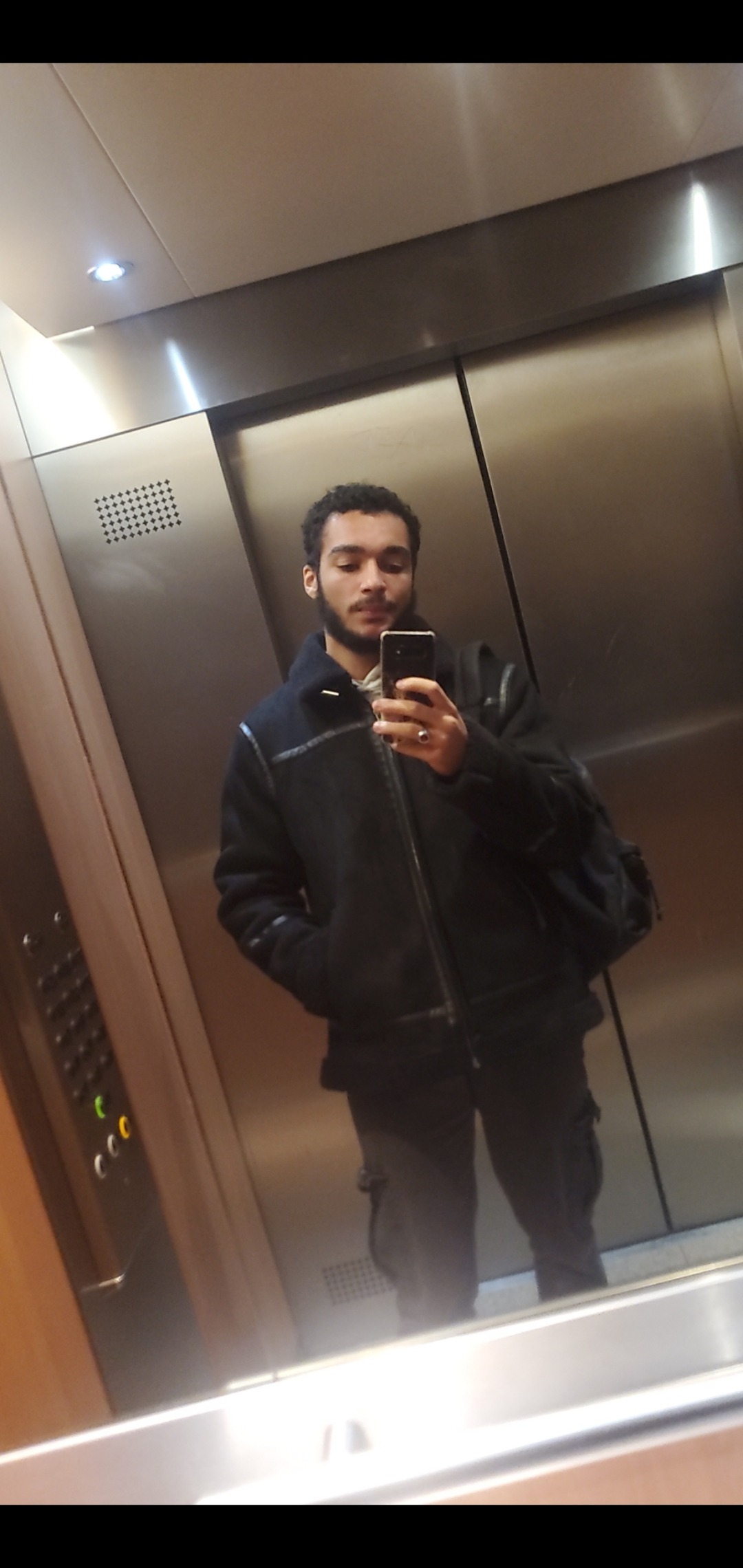 Profil de Abrar, 20 ans, Annonce Coquine à Ebersecken