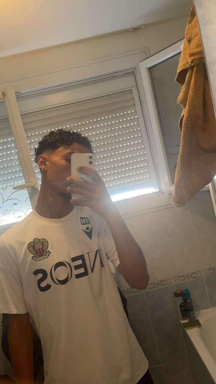 Profil de Elone, 19 ans, Annonce Coquine à Gsteig b. Gstaad