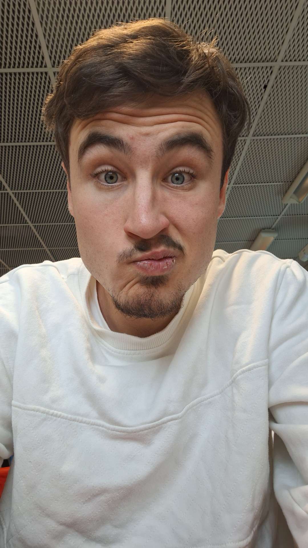 Profil de Seref, 19 ans, Annonce Coquine à Döttingen