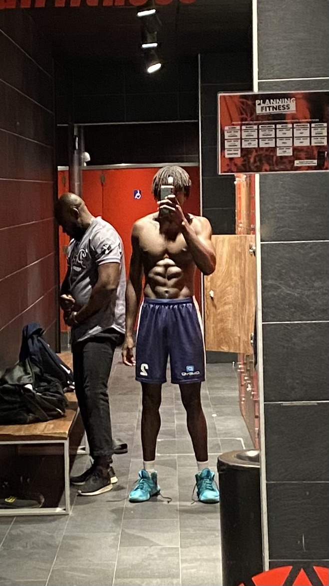Profil de Lucien, 25 ans, Annonce Coquine à Mühlau