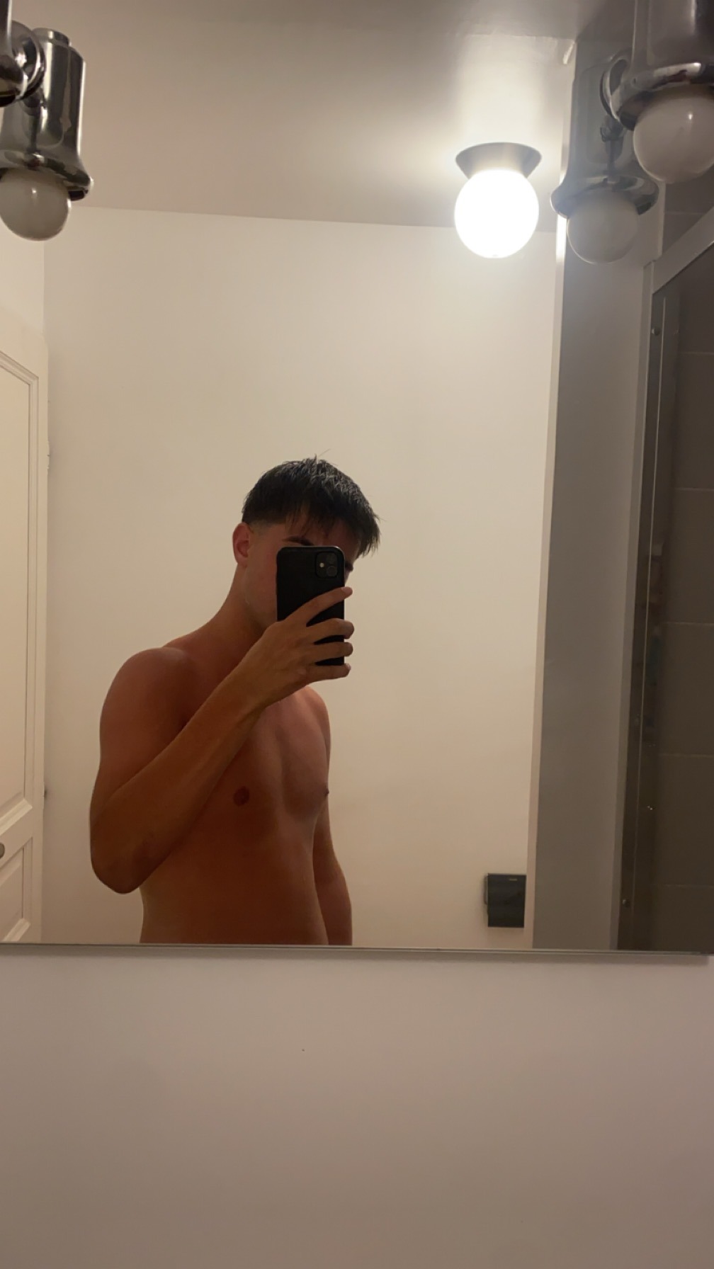 Profil de Mahlon, 19 ans, Annonce Coquine à Isone