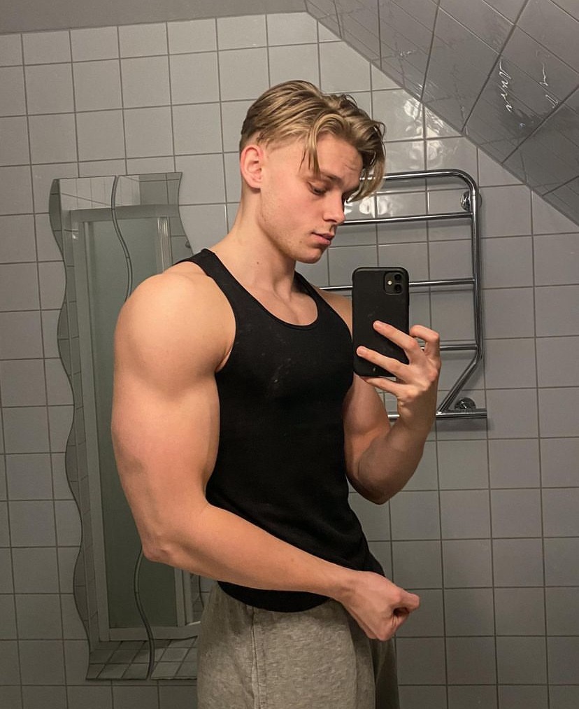 Profil de Tolga, 21 ans, Annonce Coquine à Mollis