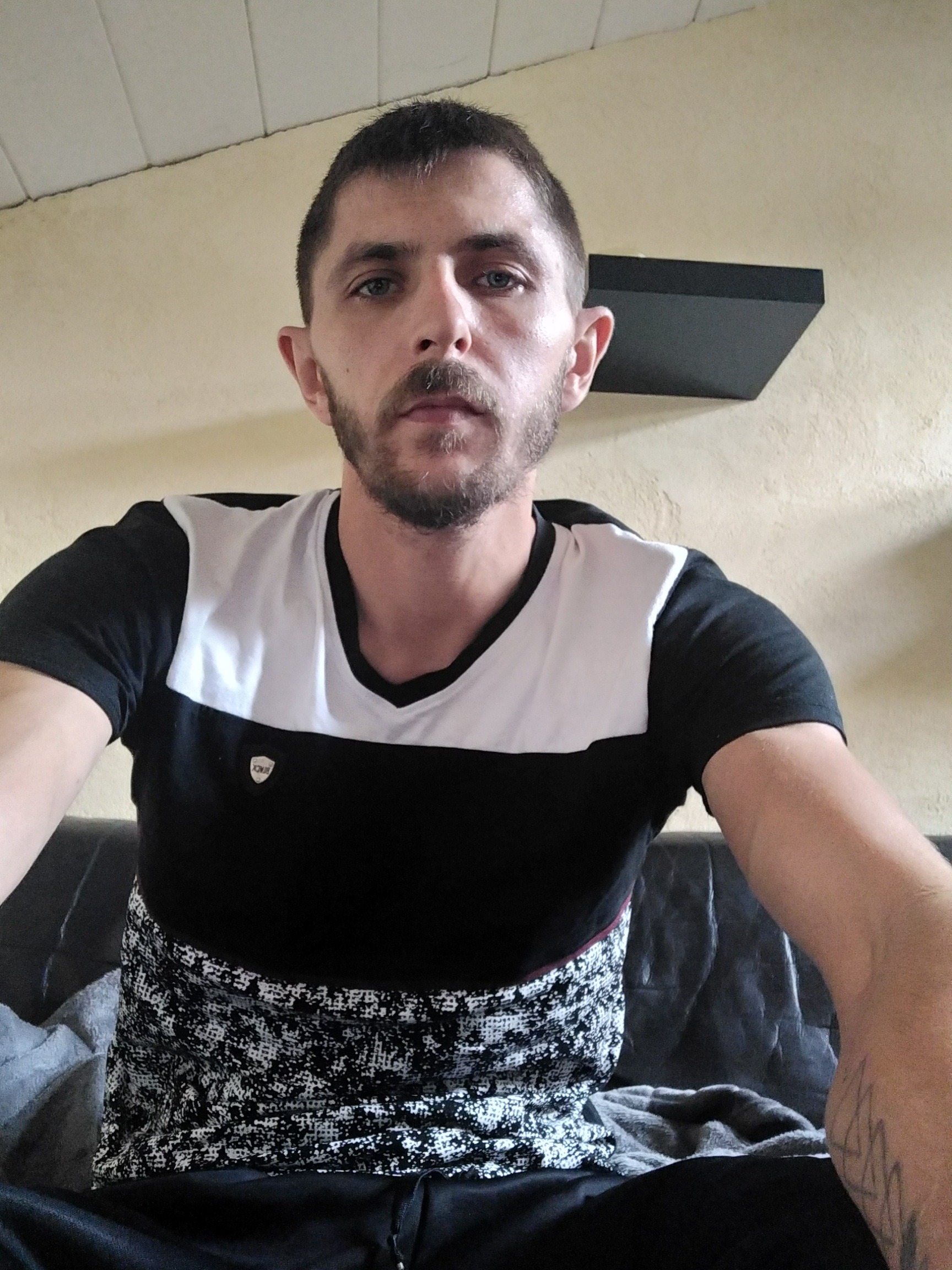 Profil de Imadeddine, 34 ans, Annonce Coquine à Seewen SZ