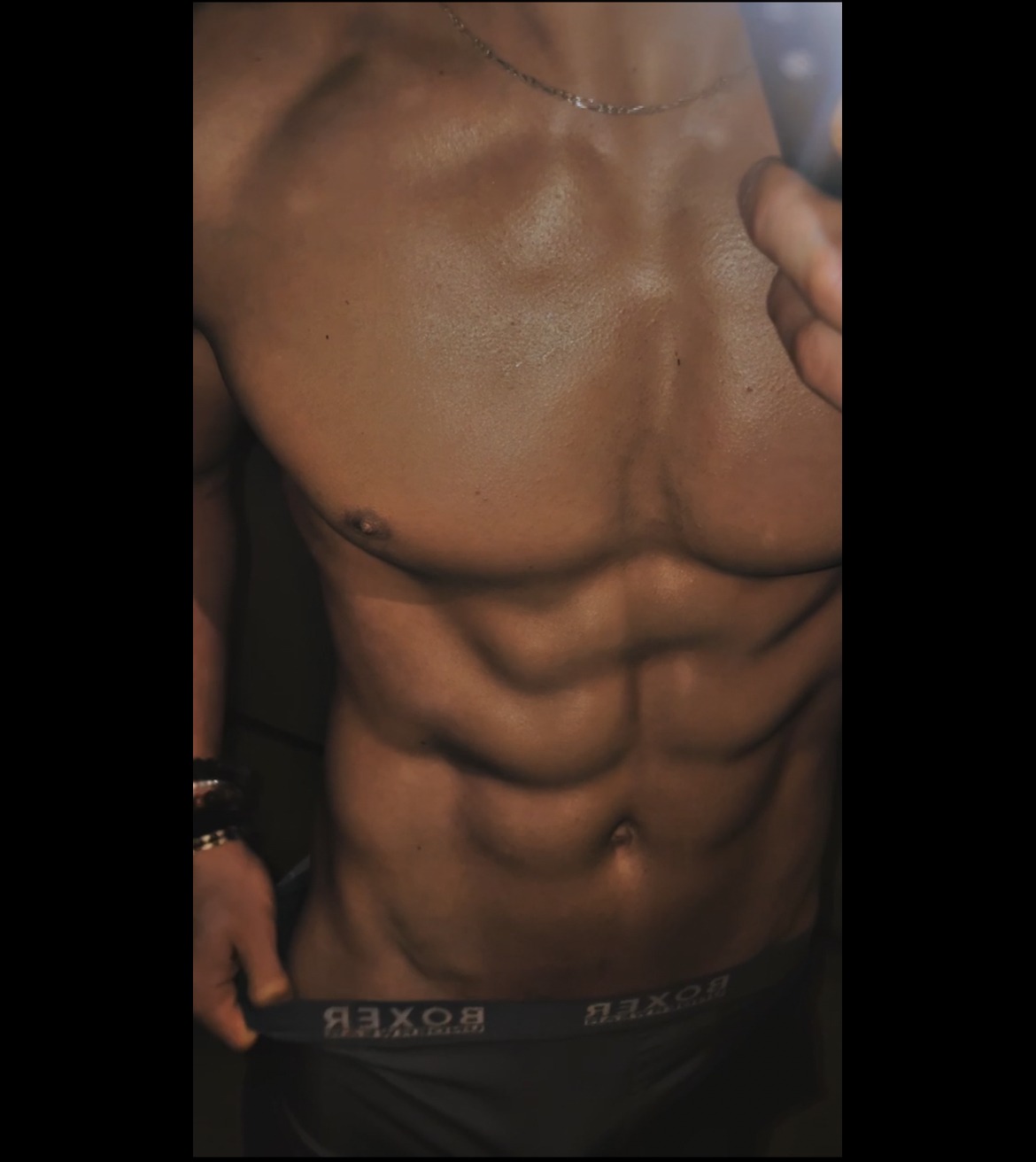 Profil de Ikbal, 26 ans, Annonce Coquine à Froideville
