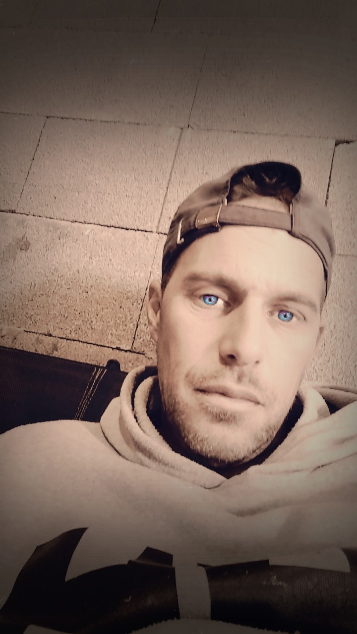 Profil de Stepan, 43 ans, Annonce Coquine à Vaulruz